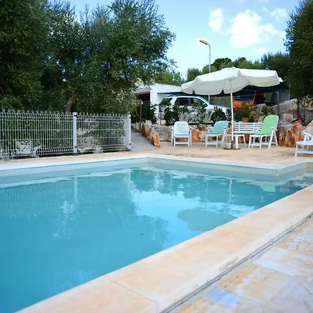 Formica Ostuni